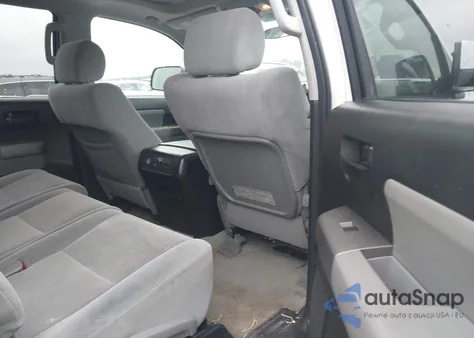 2010 Toyota Sequoia Sr5 5.7L V8 z USA, uszkodzony, nr VIN 5TDBW5G19AS028591